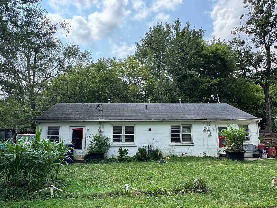 1st image of 492-494 E Community Dr