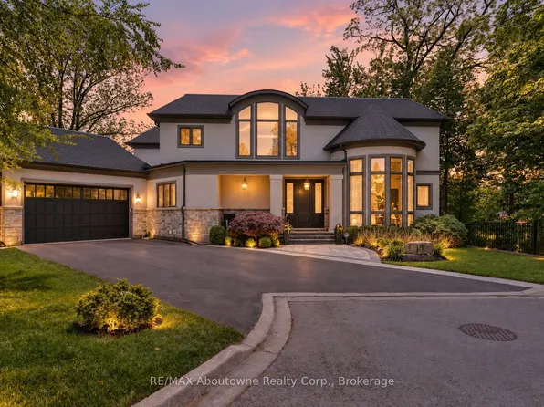 456 Lakeshore Rd W, Oakville, ON L6K 1G5