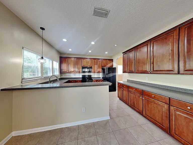 729 Porto Cristo Ave — Photo 3