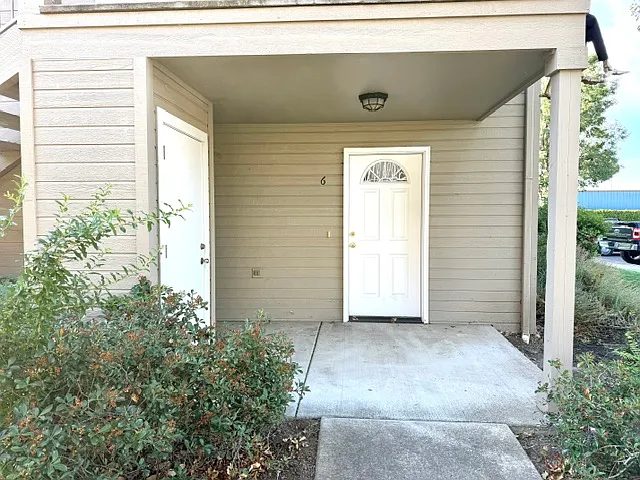 2 bed, 905 sqft, $1,595 — Photo 2