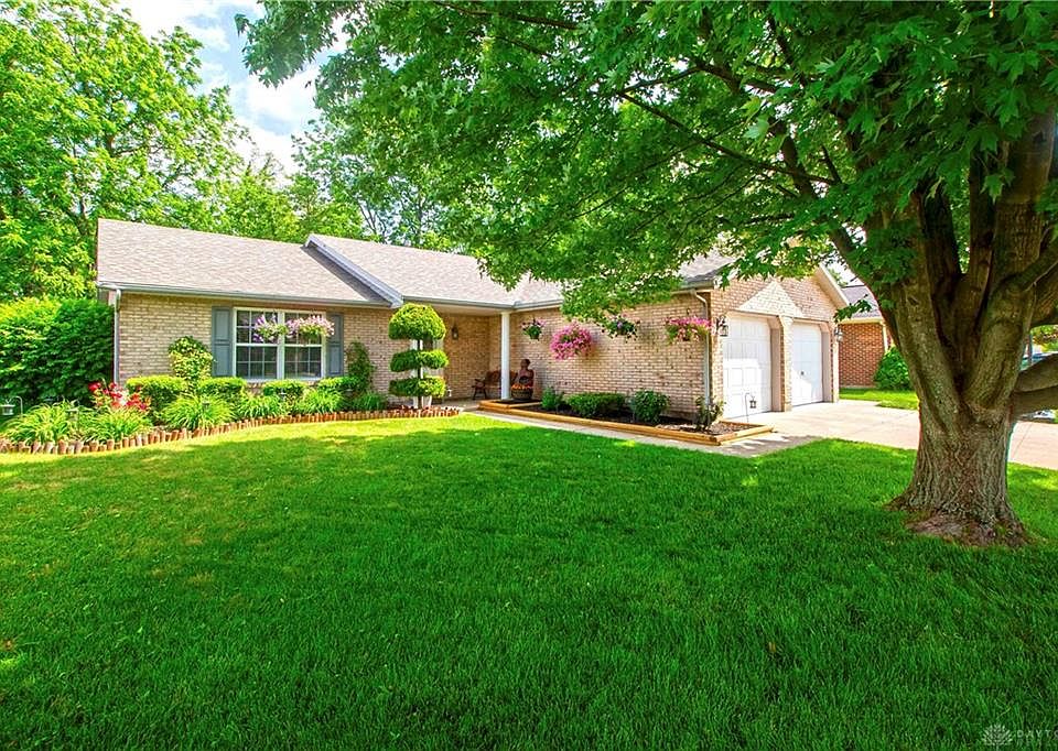 1st image of 571 Oakridge Dr