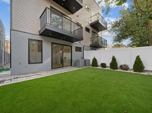 373 New York Avenue image 21 of 25