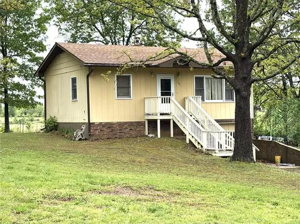 107 Angelica St, Mountain View, MO 65548