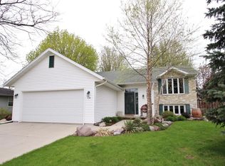 710 Pheasant Run, Watertown, WI 53094