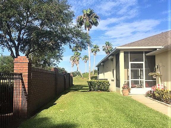 3rd image of 198 Club Villas Ln