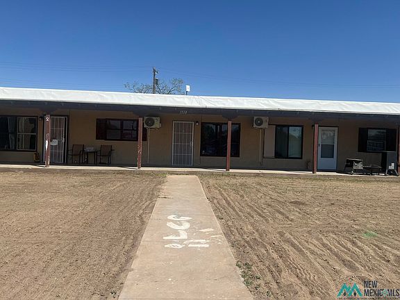 3rd image of 1510 W Yucca Ave
