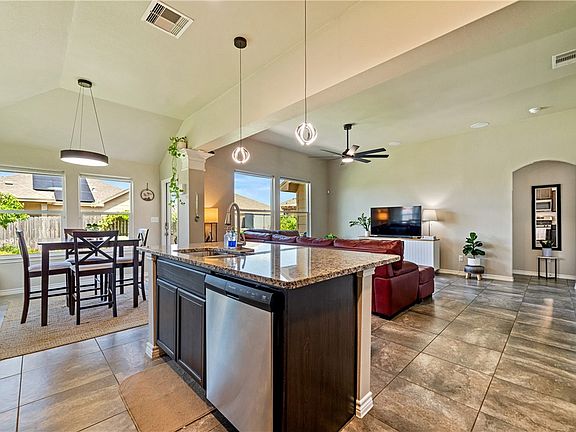 4th image of 2221 Spoonbill Dr