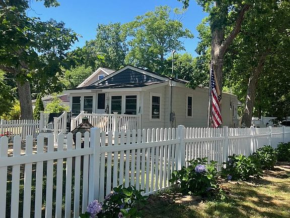 4th image of 115 Harmony Rd