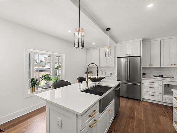 5th image of 1470 Lauderdale Ave