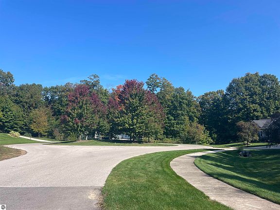 3rd image of 9418 E Summerfield Dr
