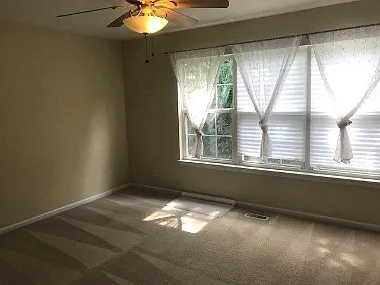 2440 Oneida Ln — Photo 11