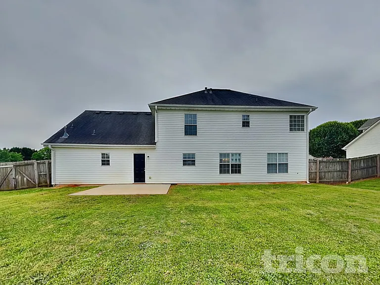 1055 Maria Dr — Photo 25