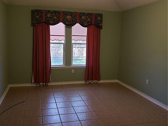 4th image of 1618 W Nelson Ave