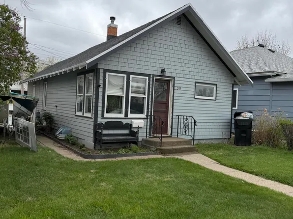 519 4th St W, Williston, ND 58801