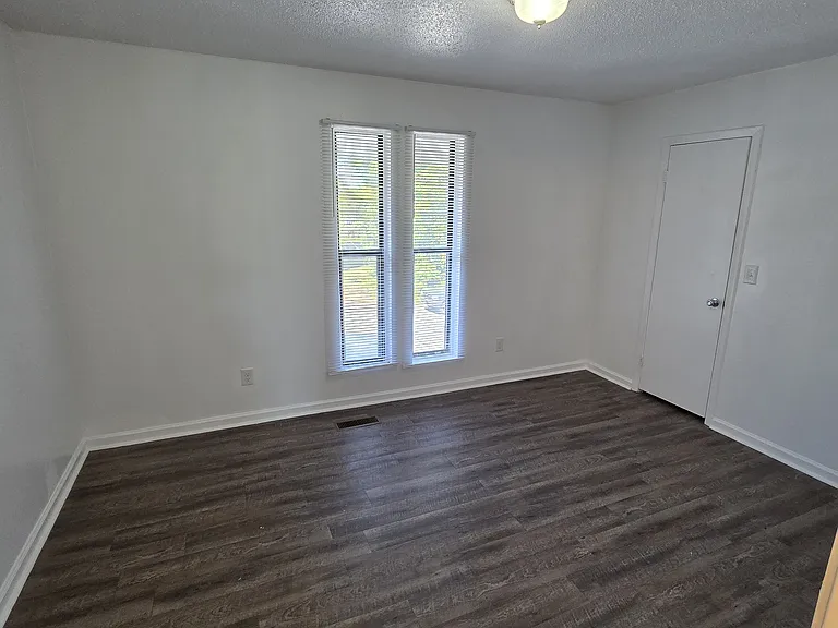 3757 Heathrow Dr — Photo 48