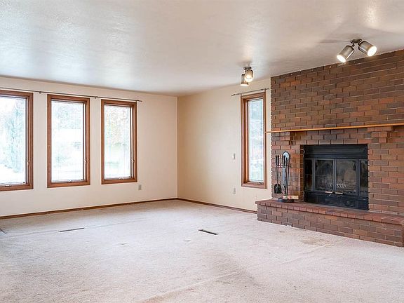 3rd image of 2303 Camden St