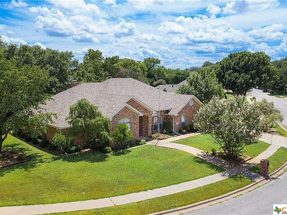 3rd image of 6106 Stillwood Dr