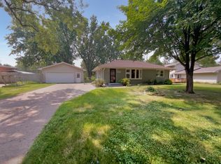 306 Bridge St, Shoreview, MN 55126