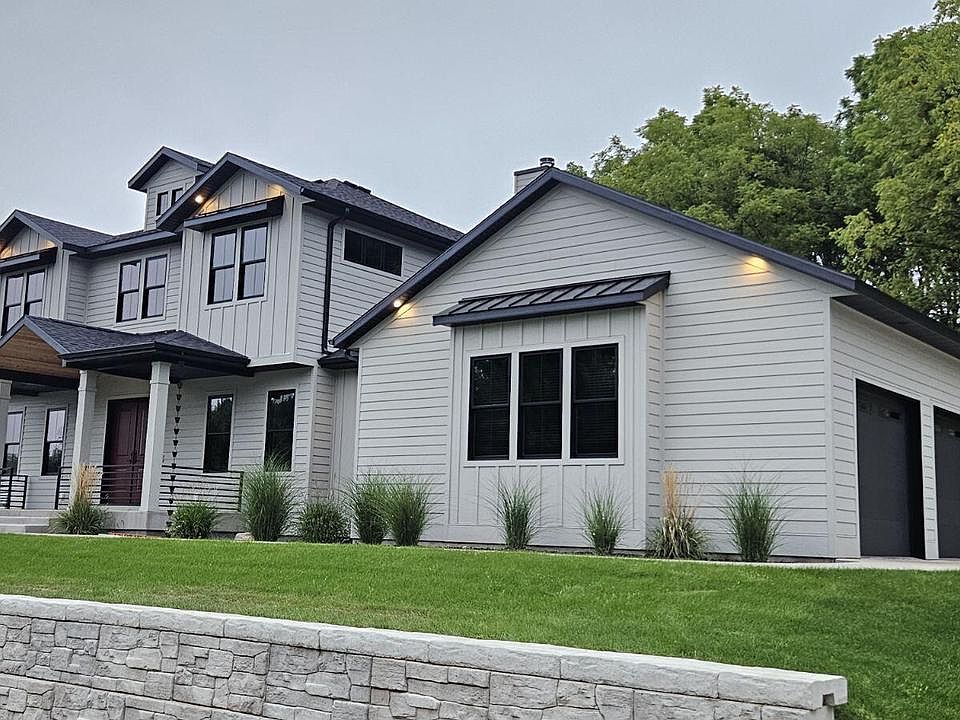 1st image of 2585 Spring Hill WAY