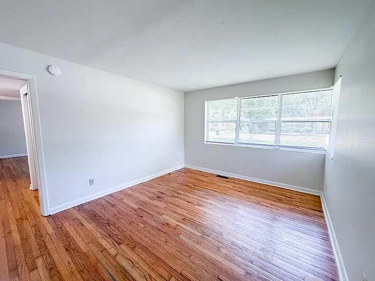1666 Mayhew St — Photo 22