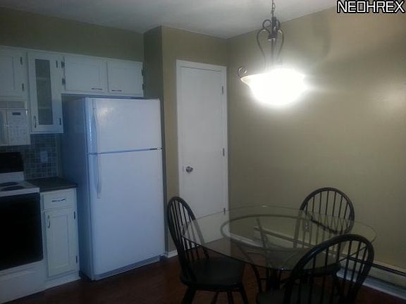 4th image of 161 Hemlock Dr