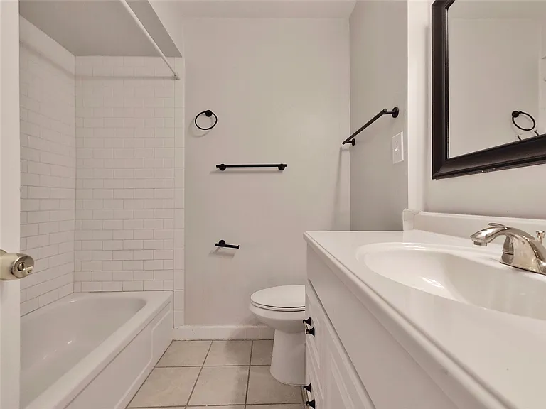 600 19th St #17 — Photo 14
