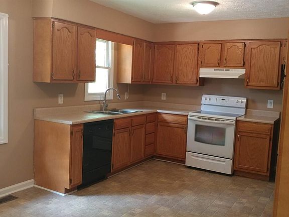 5th image of 113 McIntosh Dr