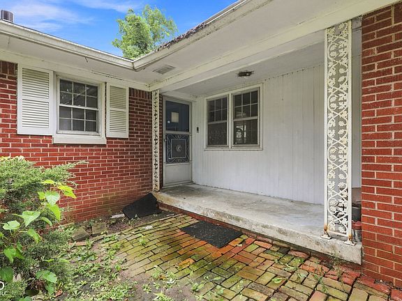 3rd image of 5625 Kilmer Ln
