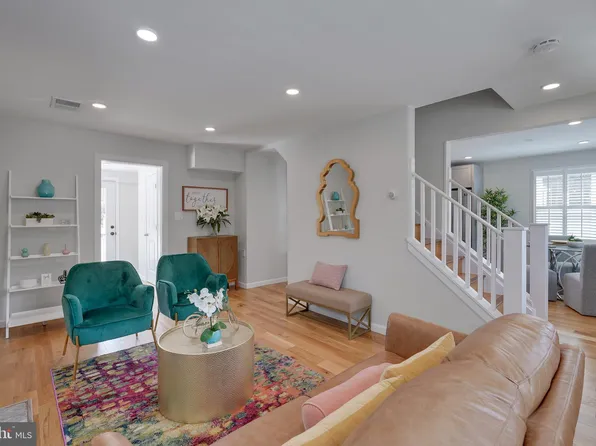 2004 Woodreeve Rd, Hyattsville, MD 20782