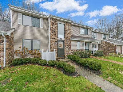 203 Pond View Lane #203, Smithtown, NY, 11787