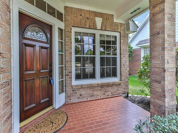 2nd image of 20427 Scenic Woods Dr