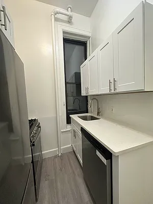 Rented by Peter R. Hungerford, LREB | media 4