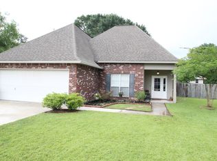 32480 Savannah Trce, Denham Springs, LA 70726