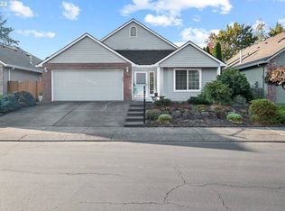 1912 NE Harewood Pl, Hillsboro, OR