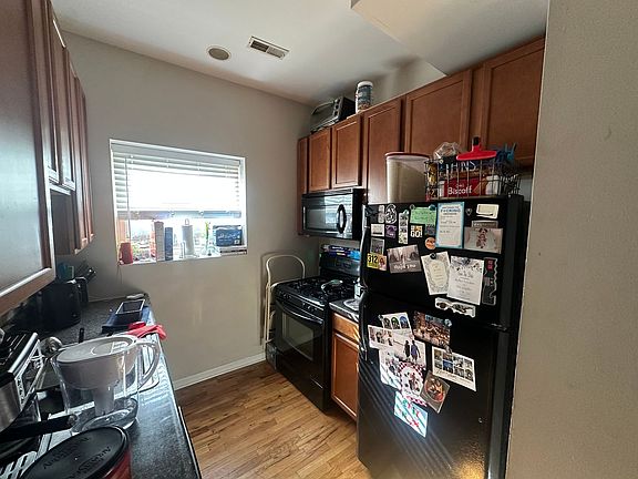 3rd image of 4718-24 N Bernard St #2W