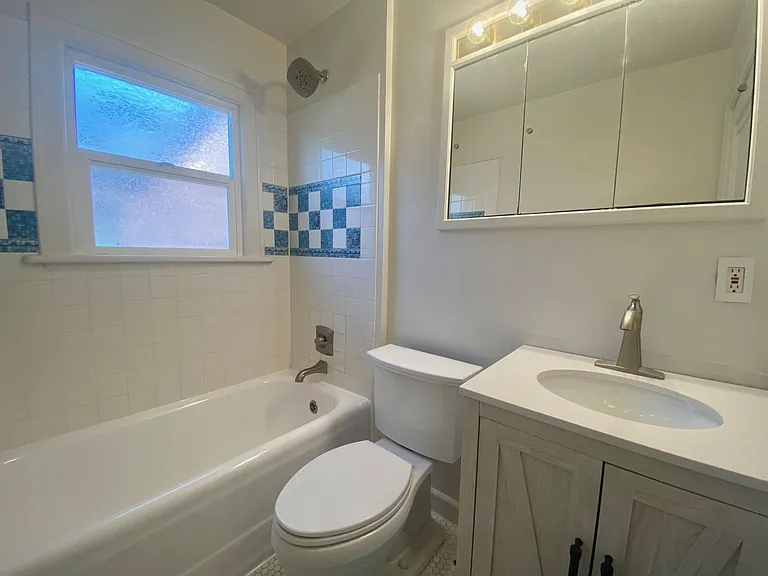 3909 Perry St — Photo 10