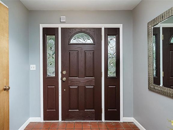 2nd image of 1044 Delphinium Dr