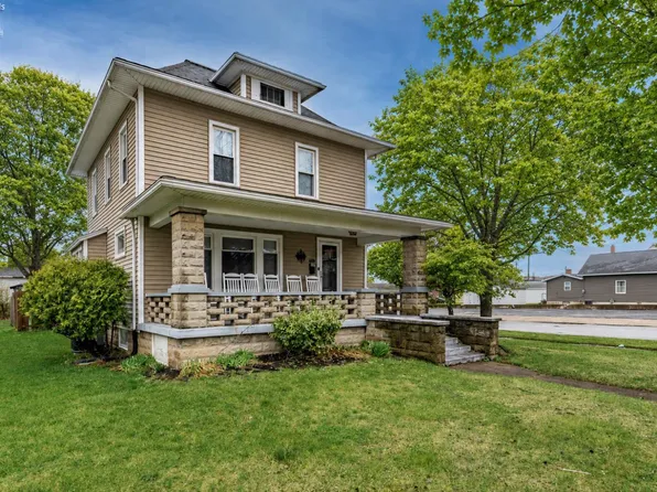 302 W 2nd St, Port Clinton, OH 43452