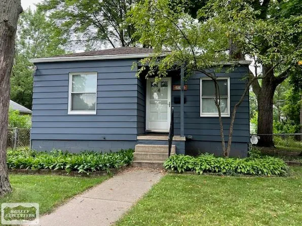 556 Kensington Ave, Ferndale, MI 48220