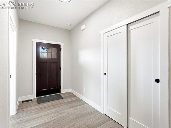 5th image of 1313 Stone Ridge Dr