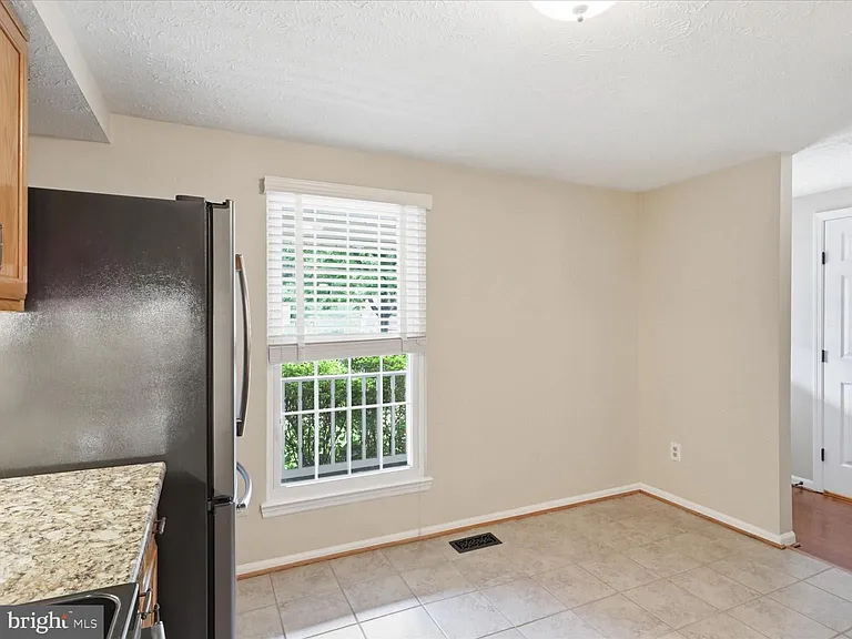 1563 Autumn Ridge Cir — Photo 11