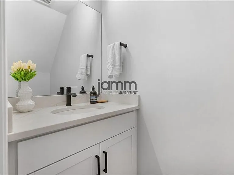 12203 Ashbury Ave — Photo 13