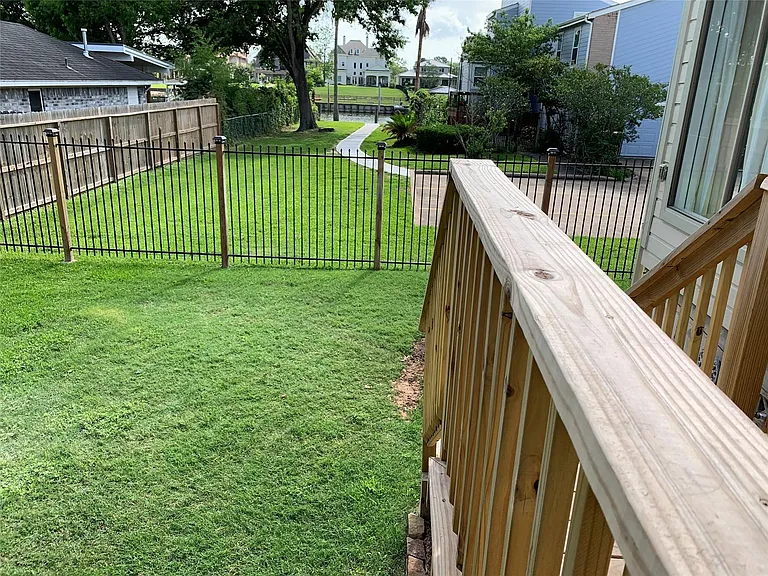 2402 Intrepid Way — Photo 44