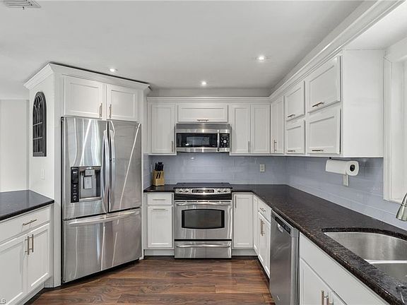 2nd image of 210 29th St SW