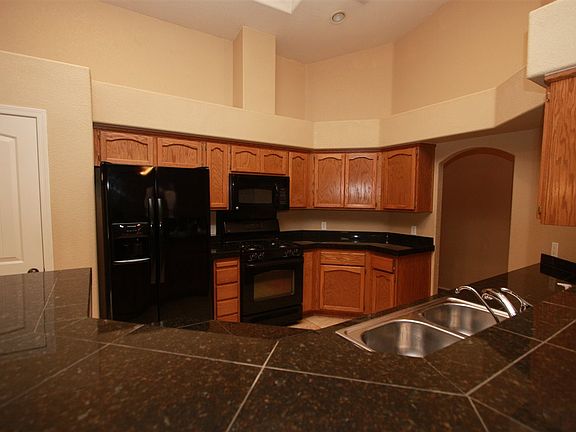 5th image of 2676 S Paloma Ave