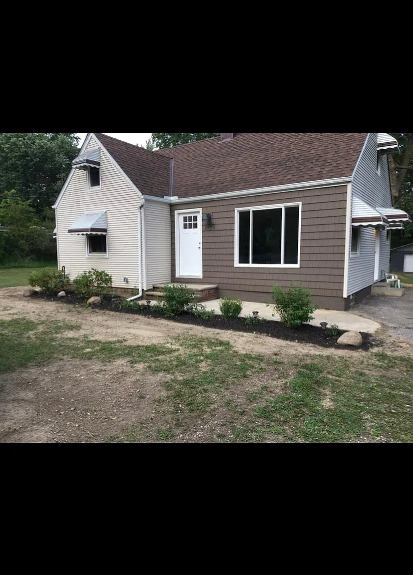 3 bed, 1.5 bath, 1250 sqft, $1,800 — Photo 1