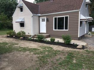 2825 Stark Dr, Willoughby Hills, OH 44094