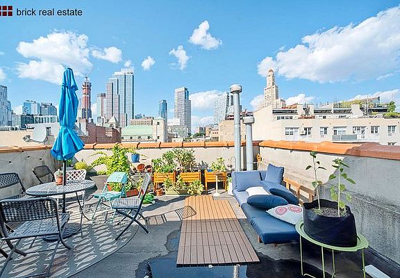 3rd image of 305 Bergen St APT 3C