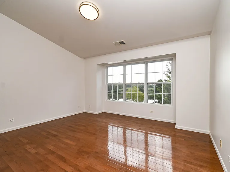 35 Thomas Ct — Photo 17