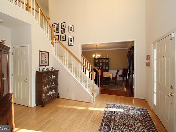3rd image of 30 Manassas Dr